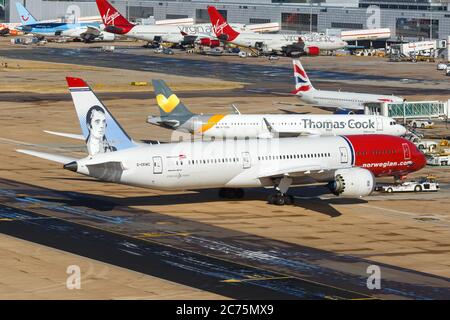 Londres, Royaume-Uni - 31 juillet 2018 : Boeing 787-9 norvégien à l'aéroport de Londres Gatwick (LGW) au Royaume-Uni. Boeing est un a américain Banque D'Images