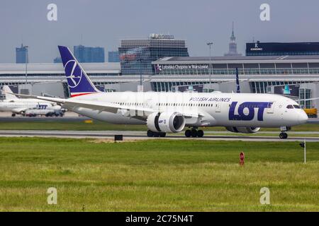 Varsovie, Pologne - 27 mai 2019 : LOT Polskie Linie Lotnicze Boeing 787-9 Dreamliner à l'aéroport Varsovie Varsovie Varsovie Varsovie (WAW) en Pologne. Banque D'Images