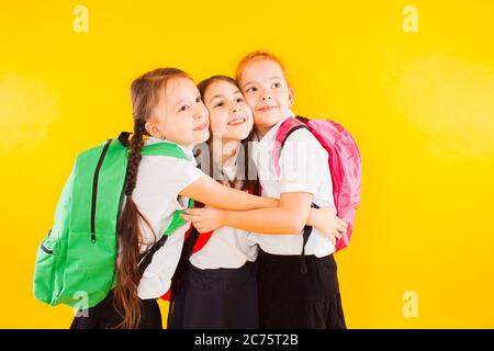 Les meilleurs amis de l'école sont toujours ensemble Banque D'Images