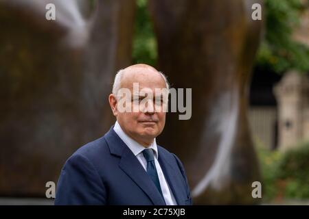 Londres, Royaume-Uni. 14 juillet 2020. Député de Westminster Iain Duncan Smith député conservateur de Chingford et Woodford et ancien chef du parti conservateur. Il est photographié sur College Green Westminster en donnant une interview sur le Huawei UK 5G Ban Credit: Ian Davidson/Alay Live News Banque D'Images