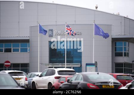 Inchinnan, Écosse, Royaume-Uni. 14 juillet 2020. Photo : l'usine Rolls Royce située au nord de l'aéroport de Glasgow va supprimer 700 emplois, soit plus de la moitié des 1,300 000 employés, ce qui accuse le ralentissement mondial dû à la crise du coronavirus (COVID19). Rolls Royce, qui fournit des moteurs d'avion, réduit ses effectifs, car les compagnies aériennes doivent abattre une grande partie de leur flotte d'avions et réduire ou annuler de nouvelles commandes d'avions, a provoqué un énorme choc dans l'industrie aéronautique mondiale. Crédit : Colin Fisher/Alay Live News Banque D'Images