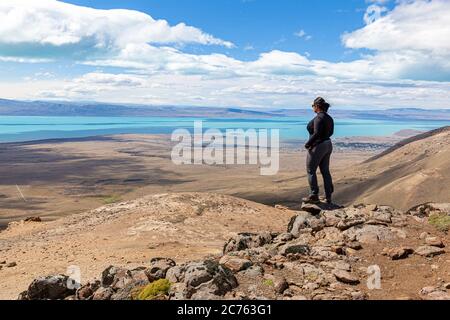 Vue sur le lac argentin, depuis le sommet du mont Cerro Moyano Banque D'Images