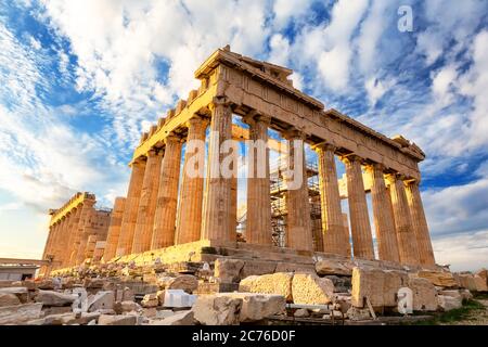 Temple de Parthénon sur un péché. Acropole à Athènes, Grèce. Le Parthénon est un temple sur l'Acropole athénienne en Grèce. Banque D'Images