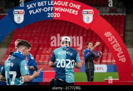 Londres, Royaume-Uni. 13 juillet 2020. Maillot affichant COUHIG 2020 lors du match final de la Sky Bet League 1 entre Oxford United et Wycombe Wanderers, joué derrière des portes fermées en raison de restrictions gouvernementales sur le football pendant la pandémie mondiale de Covid-19, match joué au stade Wembley, Londres, Angleterre, le 13 juillet 2020. Photo d'Andy Rowland. Crédit : images Prime Media/Alamy Live News Banque D'Images