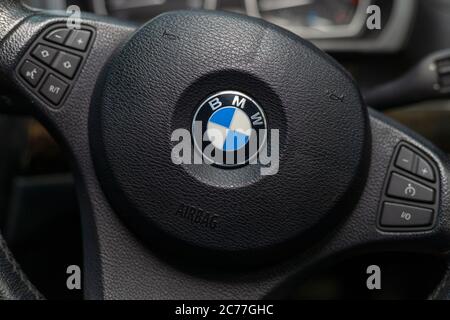Phuket, Thaïlande. 24 octobre 2019 : BMW X3 , voiture noire volant intérieur et commande latérale. Banque D'Images