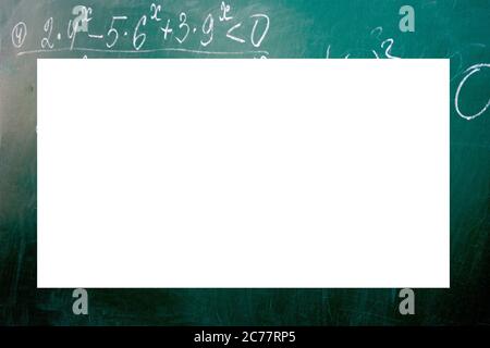 gros plan sur des formules mathématiques sur un tableau noir. cadre d'éducation Banque D'Images