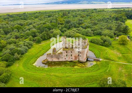 Vue aérienne du château de Caerlaverock à Dumfries et Galloway, Écosse, Royaume-Uni Banque D'Images