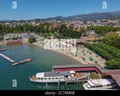 Vue sur la plage publique de Lugano, dans la partie italienne de la Suisse Banque D'Images