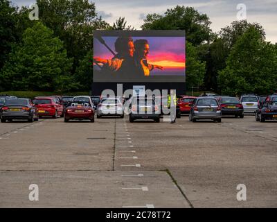 Visiteurs à la conduite de projection de Jaws au palais Alexandra dans le nord de Londres. Banque D'Images