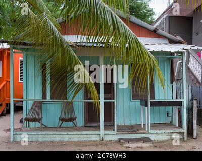 Façade de la maison, péninsule de Placencia, Belize Banque D'Images