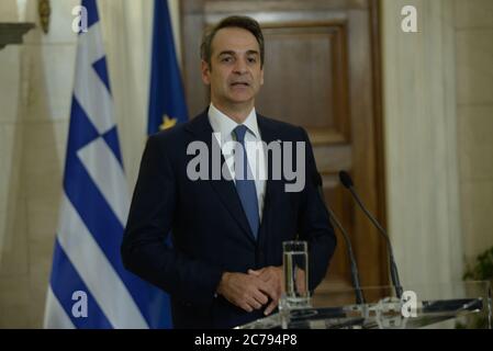 Athènes, Grèce. 14 juillet 2020. Le Premier ministre grec Kyriakos Mitsotakis, lors des déclarations faites le 14 juillet 2020 à Athènes, en Grèce, par le président de la République de Chypre, Nicos Anastasiades. (Photo par Dimitrios Karvountzis/Pacific Press/Sipa USA) crédit: SIPA USA/Alay Live News Banque D'Images