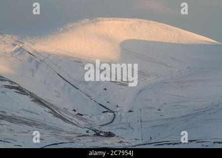 Gros plan sur la montagne de Cairngorm après une forte chute de neige Banque D'Images