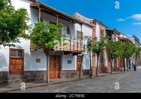 VILLAGE TEROR Gran Canaria maisons de village historique avec balcons en bois typiques d'origine à Teror, Gran Canaria, îles Canaries, Espagne Banque D'Images