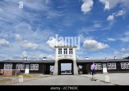 15 juillet 2020, Rogoznica, Dolny Slask, Pologne: Le camp Gross-Rosen a été établi en août 1940 comme une branche de KL Sachsenhausen, dont les prisonniers ont été affectés à travailler dans la carrière de granit locale. Le premier transport est arrivé là le 2 août 1940. Le 1er mai 1941, Arbeitslager Gross-Rosen a obtenu le statut de camp de concentration indépendant. Au cours des deux premières années d'existence de KL, Gross-Rosen était un petit camp encore axé sur le service de carrière. Banque D'Images