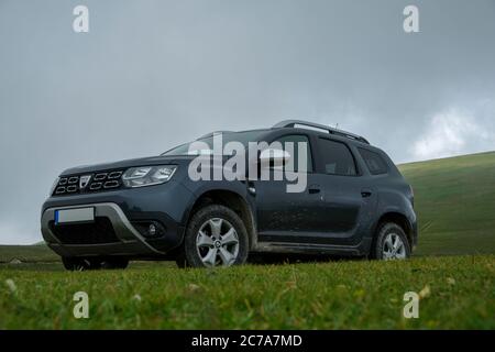 21 juin 2020 jour en turquie trabzon ville découverte nature Dacia Duster. Profitez de la nature avec dacia duster 4x4. Banque D'Images