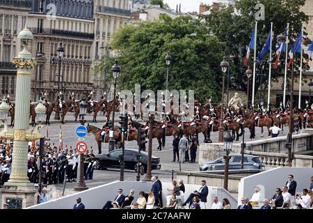 Paris, France. 14 juillet 2020. Le défilé militaire du 14 juillet 2020 de la Bastille tourne autour du thème nation engagée, unie et solidaire. Banque D'Images