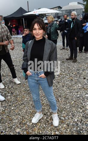 Munich, Allemagne. 15 juillet 2020. L'actrice Emma Drogunova est sur le point de faire la première « aucun arbre orange ne pousse à Berlin » au cinéma en relief à Munich au Filmfest München Pop-Up. Credit: Felix Hörhager/dpa/Alay Live News Banque D'Images