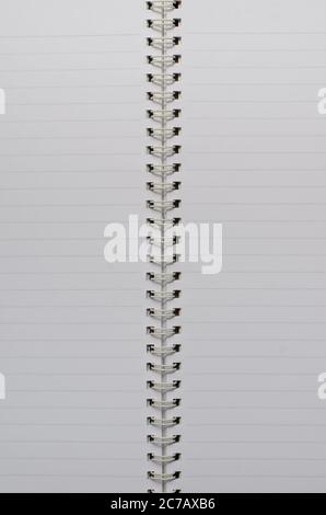 Cahier à spirale papier ligné ouvert. Banque D'Images