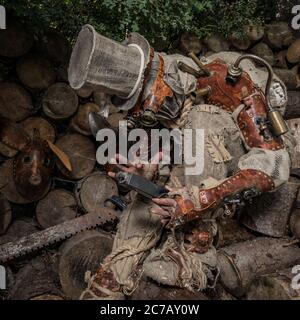 Un stalker cyborg futuriste. Photographie d'art dans le style steampunk. Banque D'Images