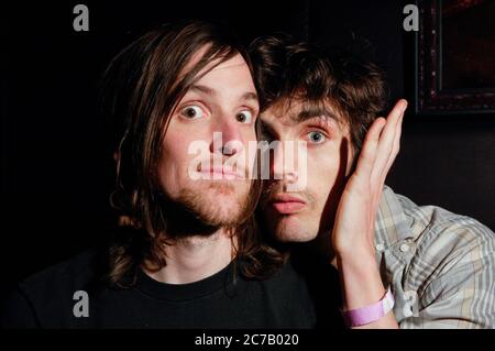 (G-D) le musicien Mike Kennerty et le chanteur Tyson Ritter du All-American rejettent le portrait lors de la partie de lancement de 2008 Vans Warped Tour au Key Club le 11 avril 2008 à West Hollywood, Californie. Crédit : Jared Milgrim/accès photo Banque D'Images