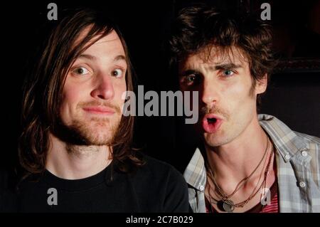 (G-D) le musicien Mike Kennerty et le chanteur Tyson Ritter du All-American rejettent le portrait lors de la partie de lancement de 2008 Vans Warped Tour au Key Club le 11 avril 2008 à West Hollywood, Californie. Crédit : Jared Milgrim/accès photo Banque D'Images