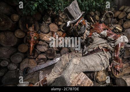 Un stalker cyborg futuriste. Photographie d'art dans le style steampunk. Banque D'Images