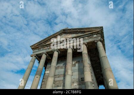 Le temple de Garni, qui est le seul bâtiment gréco-romain à colonnades près d'Erevan, en Arménie, a probablement été construit par le roi Tiridates I dans le f Banque D'Images