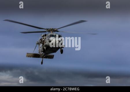 HÉLICOPTÈRE Seahawk Sikorsky MH60 DE la Marine AMÉRICAINE Banque D'Images