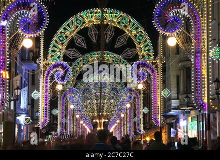 Fête de la lumière à la rue Szeroka à Torun. Pologne Banque D'Images