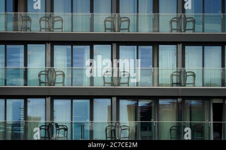 Vue générale des chambres vides au Hilton Garden Inn pendant le premier jour du deuxième test à Emirates Old Trafford, Manchester. Banque D'Images