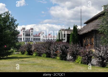 Musée-domaine commémoratif de Tadeusz Kosciuszko, héros national des États-Unis, Pologne, Bélarus, citoyen honoraire de la France. Vue sur le château de Kossovsky Banque D'Images