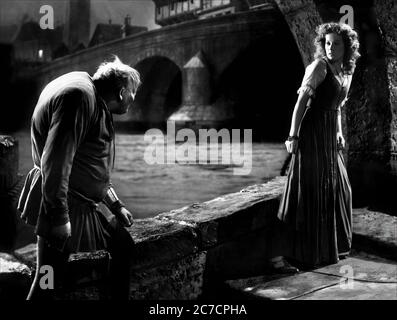 Charles Laughton Maureen Ohara dans le Hunchback de notre Dame - film promotionnel image Banque D'Images