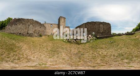 Ruines du monastère d'Olivetani, collines Euganéennes, Padoue, Italie. photo sphérique à 360 degrés. Banque D'Images