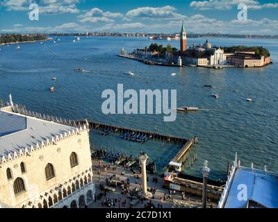 La Piazzetta et San Giorgio Maggiore, Venise, Italie Banque D'Images