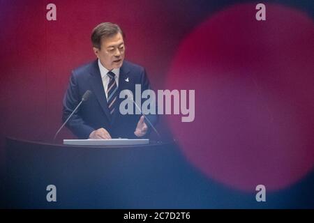 Séoul, Hawaï, CORÉE DU SUD. 24 juin 2020. 16 juillet 2020 - Séoul, Corée du Sud-Moon Jae-in, président de la Corée du Sud, s'exprime à l'Assemblée nationale à Séoul, Corée du Sud, le jeudi 16 juillet 2020. Crédit : pool/ZUMA Wire/Alay Live News Banque D'Images