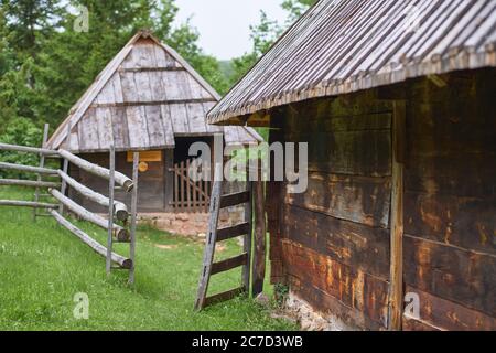 Village ethno Sirogojno à Zlatibor, Serbie Banque D'Images