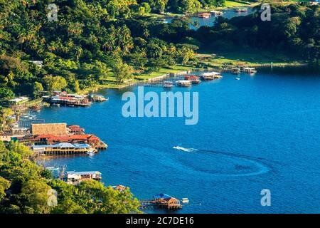 Lago de Coatepeque, Lac Coatepeque, Lac Crater, El Salvador, département de Santa Ana Cenral America. Lac Coatepeque ou Lago de Coatepeque est un lar Banque D'Images