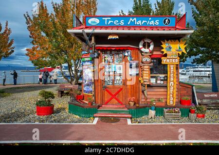 La boutique de souvenirs dans le port de la ville d'Ushuaia sur la Tierra del Fuego, en Argentine Banque D'Images