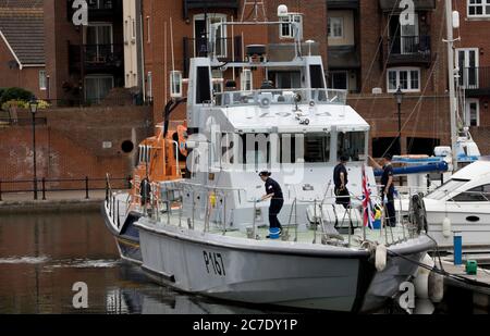 HMS Smitre et HMS exploit visitent Sovereign Harbour sur la côte sud du Royaume-Uni. Banque D'Images