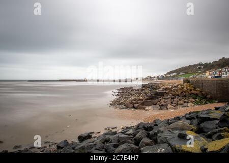 Exposition prolongée de Lyme Regis à Dorset, le jour des hivers Banque D'Images