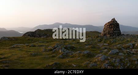 Skiddaw depuis le sommet de High Spy au coucher du soleil, dans le Lake District, Royaume-Uni Banque D'Images