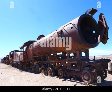 Cimetière de trains à Salar de Uyuni Banque D'Images