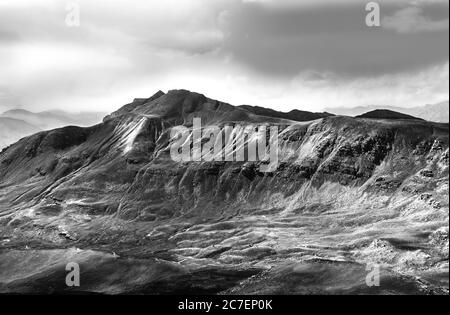 SAINT-DALMAS-LE-SELVAGE, FRANCE - 20 mai 2017 : photo prise sur le sommet du col de la Bonette dans les Alpes à 2715 M. Banque D'Images