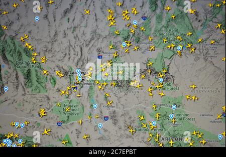 Trafic aérien sur la région de Las Vegas, États-Unis (16 juillet 2020, UTC 21.46) sur Internet avec le site Flightracar 24, pendant la pandémie du coronavirus Banque D'Images