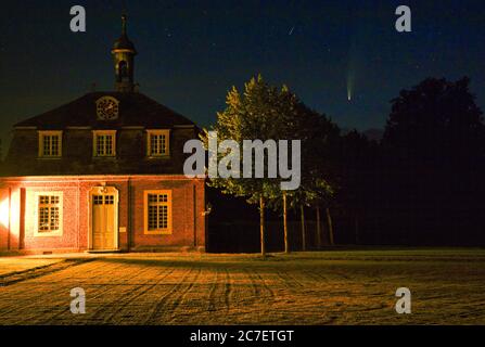 Neowise C/2020 F3 - Schloss Clemenswerth, Sögel im Emsland Banque D'Images