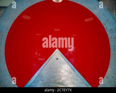 Plan horizontal d'un cercle rouge ressemblant à une tarte graphique - parfait pour un arrière-plan époustouflant Banque D'Images