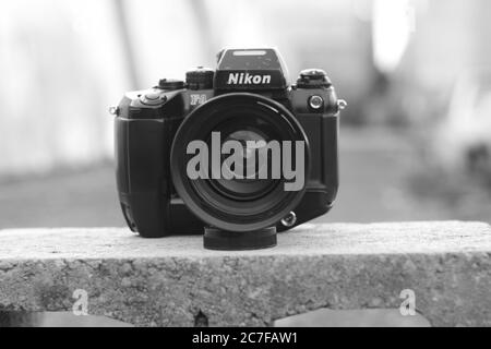 WAYNE, ÉTATS-UNIS - 01 juillet 2019: Nikon f4 caméra film professionnelle Banque D'Images