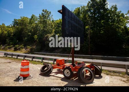 14 juillet 2020, Bloomington, Indiana, États-Unis: L'autoroute 446 de l'Indiana passant par la propriété McCord, à gauche, où Vauhxx Booker a été agressé le 4 juillet à Monroe Lake. Le ministère des Ressources naturelles de l'Indiana a publié son enquête sur un incident du 4 juillet et a recommandé des accusations contre plusieurs, y compris Booker. Booker, qui est noir, dit qu'il a été victime d'une tentative de lynchage. (Image de crédit : © Jeremy Hogan/SOPA Images via ZUMA Wire) Banque D'Images