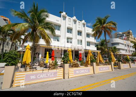L'hôtel Carlyle espacement restaurants tables social distance mesures coronavirus Covid 19 Banque D'Images