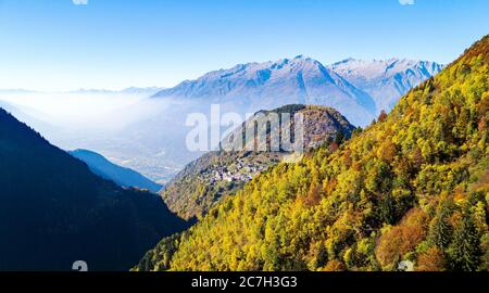 Val Tartano - Valtellina (IT) - vue aérienne panoramique d'automne Banque D'Images